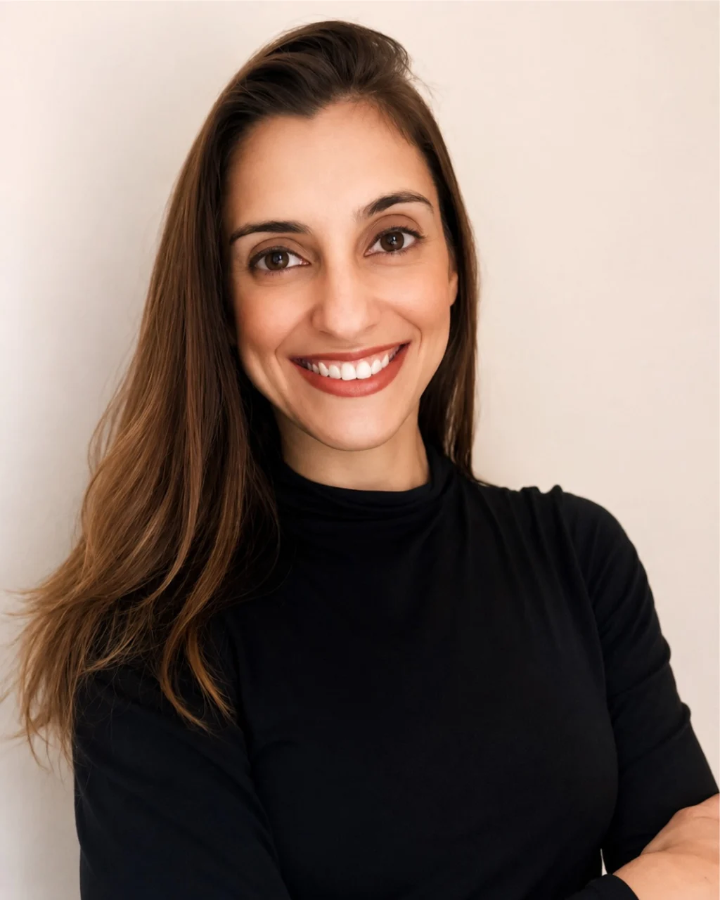 Portrait of Thais Rodrigues, director of the Pilatlas library